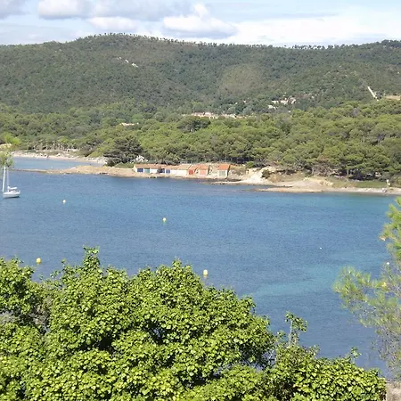 Les Palmiers Hotel